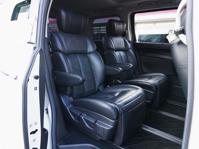 エルグランド ライダー　黒本革シート　マニュアルシート　サンルーフ／エアロ／ＲＡＹＳ２０インチアルミ／ＴＥＩＮ車高調／ニスモマフラー／黒革シート／７人乗りオットマン／ナビ・フルセグＴＶ／両側電動スライドドア／ＨＩＤヘッドライト／ＥＴＣ／スマートキー／禁煙（40枚目）