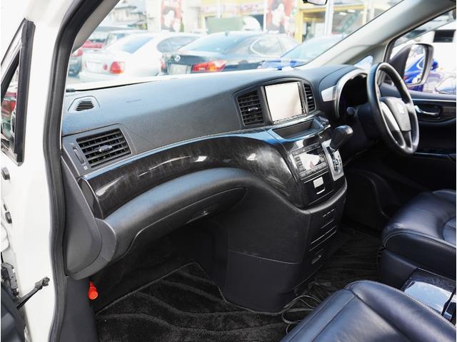 エルグランド ライダー　黒本革シート　マニュアルシート　サンルーフ／エアロ／ＲＡＹＳ２０インチアルミ／ＴＥＩＮ車高調／ニスモマフラー／黒革シート／７人乗りオットマン／ナビ・フルセグＴＶ／両側電動スライドドア／ＨＩＤヘッドライト／ＥＴＣ／スマートキー／禁煙（47枚目）