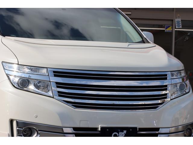 エルグランド ライダー　黒本革シート　マニュアルシート　サンルーフ／エアロ／ＲＡＹＳ２０インチアルミ／ＴＥＩＮ車高調／ニスモマフラー／黒革シート／７人乗りオットマン／ナビ・フルセグＴＶ／両側電動スライドドア／ＨＩＤヘッドライト／ＥＴＣ／スマートキー／禁煙（64枚目）