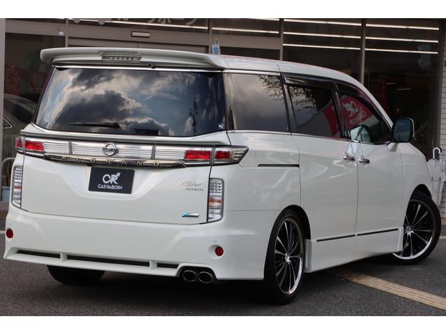 エルグランド ライダー　黒本革シート　マニュアルシート　サンルーフ／エアロ／ＲＡＹＳ２０インチアルミ／ＴＥＩＮ車高調／ニスモマフラー／黒革シート／７人乗りオットマン／ナビ・フルセグＴＶ／両側電動スライドドア／ＨＩＤヘッドライト／ＥＴＣ／スマートキー／禁煙（65枚目）