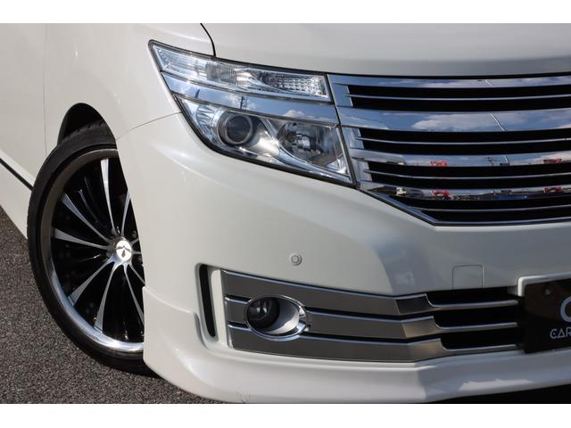 エルグランド ライダー　黒本革シート　マニュアルシート　サンルーフ／エアロ／ＲＡＹＳ２０インチアルミ／ＴＥＩＮ車高調／ニスモマフラー／黒革シート／７人乗りオットマン／ナビ・フルセグＴＶ／両側電動スライドドア／ＨＩＤヘッドライト／ＥＴＣ／スマートキー／禁煙（73枚目）