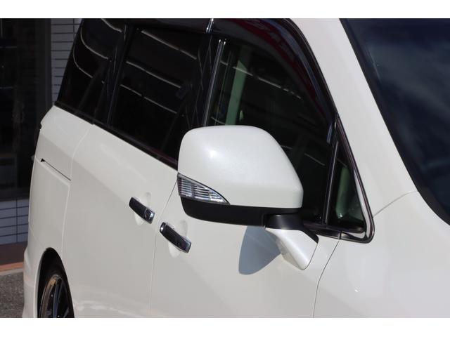 エルグランド ライダー　黒本革シート　マニュアルシート　サンルーフ／エアロ／ＲＡＹＳ２０インチアルミ／ＴＥＩＮ車高調／ニスモマフラー／黒革シート／７人乗りオットマン／ナビ・フルセグＴＶ／両側電動スライドドア／ＨＩＤヘッドライト／ＥＴＣ／スマートキー／禁煙（78枚目）