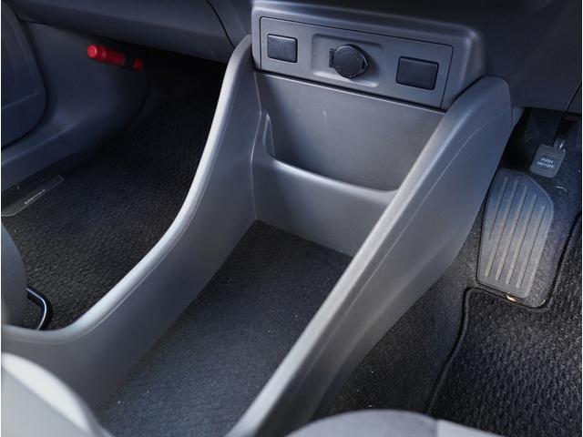 プリウスアルファ Sツーリングセレクション ワンオーナー/純正17インチアルミ/LEDヘッドライト/純正ナビ・フルセグTV/バックカメラ/Bluetooth/ステアリングスイッチ/オートライト/ビルトインETC/スマートキー/禁煙車(38枚目)