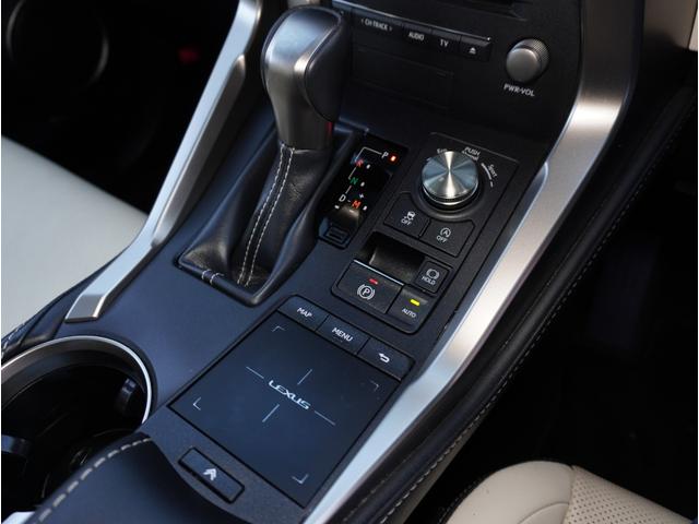 NX NX300 バージョンL サンルーフ/電動バックドア/BBS20インチAW・純正AW有り/全方位カメラ/革シート/前席シートベンチレーター/後席シートヒーター/後席電動リクライニング/ハンドルヒーター/3眼LED/ルーフレール(42枚目)