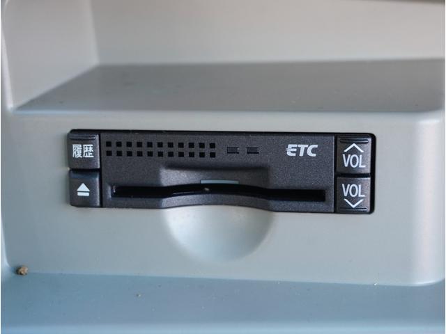 エスティマ ２．４アエラス　Ｇエディション　走行３３６００ｋｍ／７人乗り／両側電動スライドドア／純正ナビ・フルセグＴＶ／バックカメラ／後席用フリップダウンモニター／スマートキー２本／プッシュスタート／ＥＴＣ／純正アルミ／ＨＩＤヘッドライト／禁煙（57枚目）