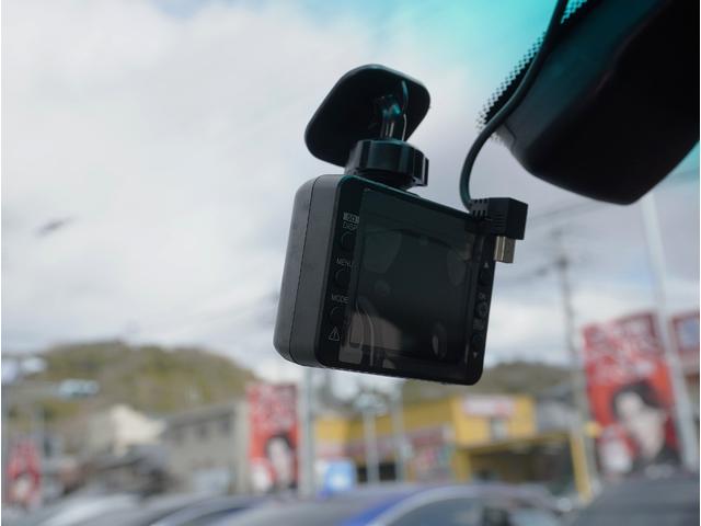 セルシオ ｅＲ仕様　後期型最終モデル／サンルーフ／純正ナビ／バックカメラ／黒革メモリー付パワーシート／ウッドコンビステアリング／クルーズコントロール／リア電動サンシェード／純正ＥＴＣ／スマートキー／純正１８インチアルミ（30枚目）