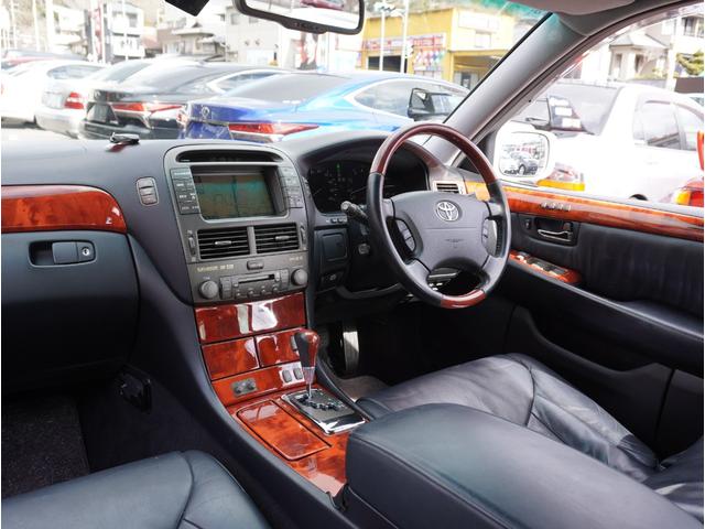 セルシオ ｅＲ仕様　後期型最終モデル／サンルーフ／純正ナビ／バックカメラ／黒革メモリー付パワーシート／ウッドコンビステアリング／クルーズコントロール／リア電動サンシェード／純正ＥＴＣ／スマートキー／純正１８インチアルミ（32枚目）