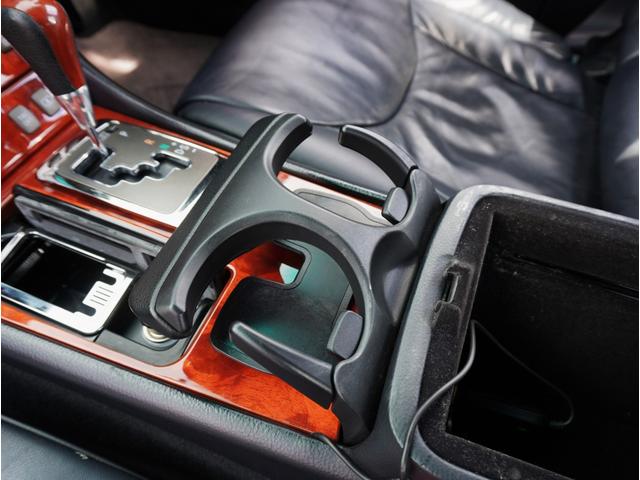 セルシオ ｅＲ仕様　後期型最終モデル／サンルーフ／純正ナビ／バックカメラ／黒革メモリー付パワーシート／ウッドコンビステアリング／クルーズコントロール／リア電動サンシェード／純正ＥＴＣ／スマートキー／純正１８インチアルミ（43枚目）