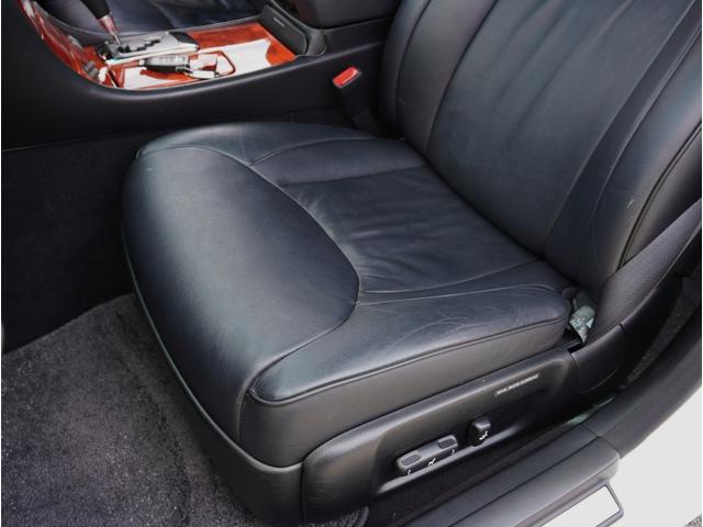 セルシオ ｅＲ仕様　後期型最終モデル／サンルーフ／純正ナビ／バックカメラ／黒革メモリー付パワーシート／ウッドコンビステアリング／クルーズコントロール／リア電動サンシェード／純正ＥＴＣ／スマートキー／純正１８インチアルミ（52枚目）