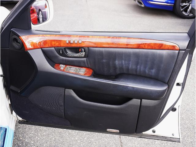 セルシオ ｅＲ仕様　後期型最終モデル／サンルーフ／純正ナビ／バックカメラ／黒革メモリー付パワーシート／ウッドコンビステアリング／クルーズコントロール／リア電動サンシェード／純正ＥＴＣ／スマートキー／純正１８インチアルミ（53枚目）