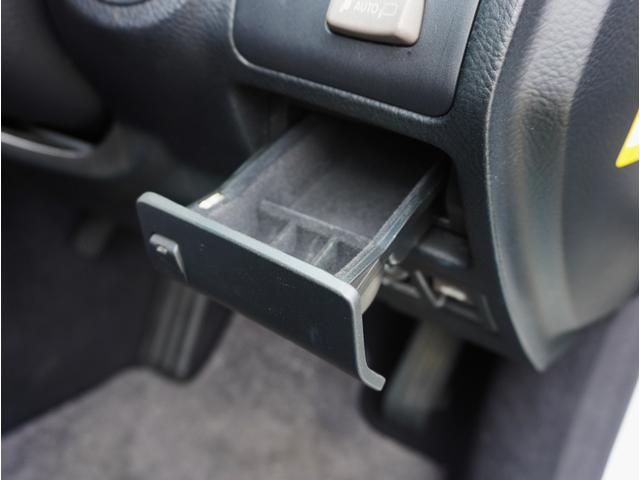 セルシオ ｅＲ仕様　後期型最終モデル／サンルーフ／純正ナビ／バックカメラ／黒革メモリー付パワーシート／ウッドコンビステアリング／クルーズコントロール／リア電動サンシェード／純正ＥＴＣ／スマートキー／純正１８インチアルミ（65枚目）