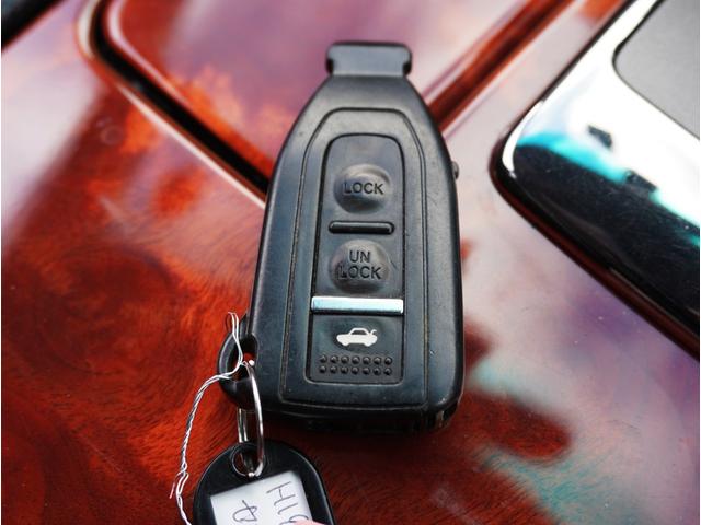 セルシオ ｅＲ仕様　後期型最終モデル／サンルーフ／純正ナビ／バックカメラ／黒革メモリー付パワーシート／ウッドコンビステアリング／クルーズコントロール／リア電動サンシェード／純正ＥＴＣ／スマートキー／純正１８インチアルミ（66枚目）