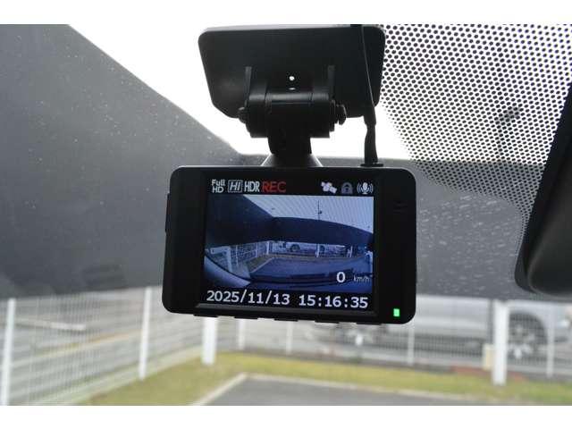 前後監視ドライブレコーダーを装備！