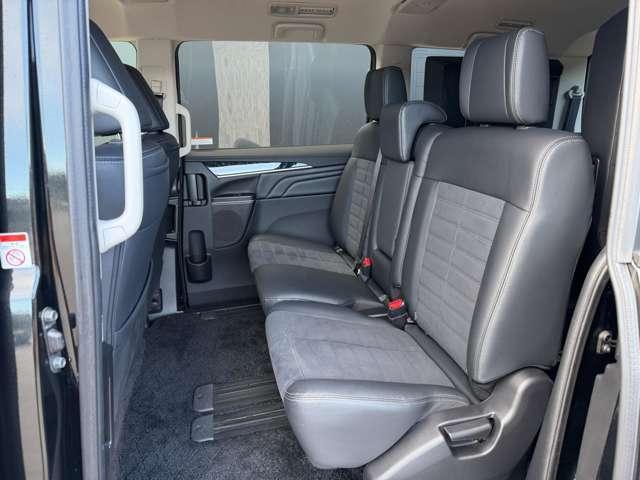 �Z�J���h�V�[�g�͂W�l���d�l�̃x���`�V�[�g�ɂȂ��Ă܂��B