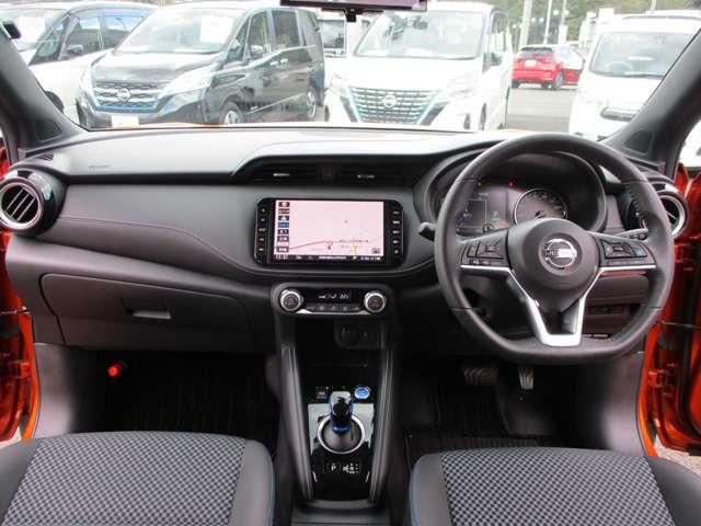 キックス １．２　Ｘ　（ｅ－ＰＯＷＥＲ）　アラウンドビューモニター・ドライブレコー　ナビ＆ＴＶ　追従クルコン　スマートキー　ＬＥＤヘッド　レーンアシスト　パワーステアリング　盗難防止システム　ドライブレコーダー　ＥＴＣ　メモリーナビ　サイドエアバッグ　アルミ　ＡＡＣ　キーレス　ＡＢＳ（3枚目）