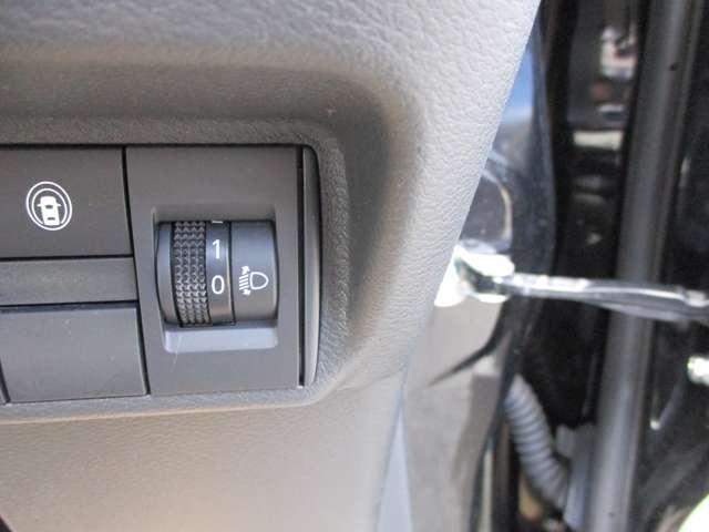 デイズ ６６０　Ｘ　アラウンドビューモニター・純正ナビゲーシ　アラウンドＭ　踏み間違え防止　スマートキー　イモビライザー　バックカメラ　レーンキープ　アイドリングストップ　キーレス　フルオートエアコン　ＷＡＢ　運転席エアバック　サイドエアバッグ　ＰＳ　ＡＢＳ（12枚目）