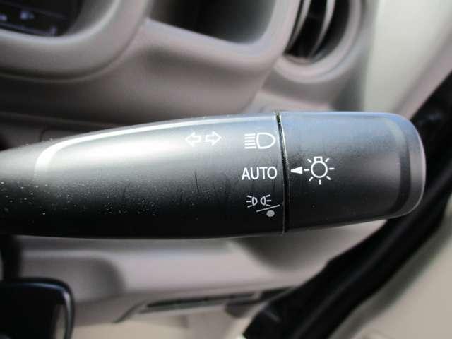 NV100クリッパーバン 660 DX GLパッケージ ハイルーフ 4WD U5J0395 エマージェンシーB パワーウィンド パートタイム4WD キーレスエントリー エアコン ダブルエアバッグ パワーステアリング レーンアシスト 運転席エアバッグ ABS アイドリンクストップ(7枚目)