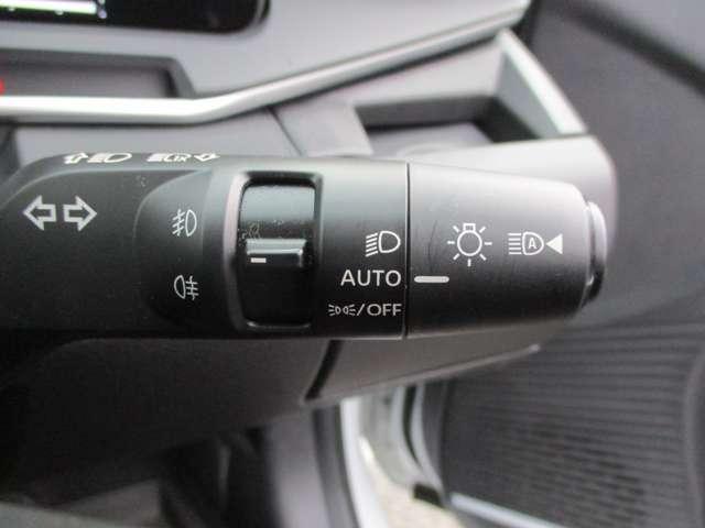 オーラ １．２　Ｇ　ＦＯＵＲ　９０周年記念車　４ＷＤ　アラウンドビューモニター・ＥＴＣ・ドライブ　ＬＫＡ　アラウンドビューモニター（11枚目）