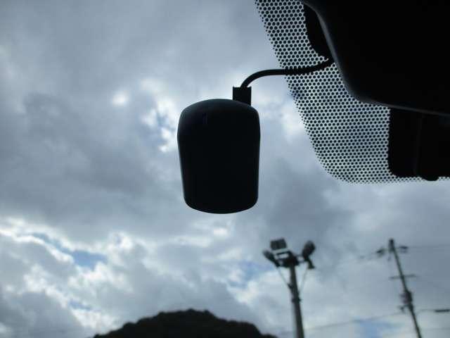 キックス 1.2 X (e-POWER) アラウンドビューモニター・ETC・ドライブ ナビ&TV ワンオ-ナ-車 追従クルコン スマートキー LEDヘッド レーンアシスト パワーステアリング ドライブレコーダー ETC メモリーナビ サイドエアバッグ アルミ AAC キーレス ABS(12枚目)