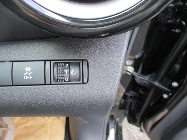 キックス 1.2 X (e-POWER) アラウンドビューモニター・ETC・ドライブ ナビ&TV ワンオ-ナ-車 追従クルコン スマートキー LEDヘッド レーンアシスト パワーステアリング ドライブレコーダー ETC メモリーナビ サイドエアバッグ アルミ AAC キーレス ABS(15枚目)