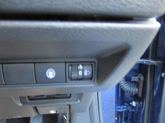 ノート 1.2 X アラウンドビューモニター・ドライブレコー リアカメラ 衝突被害軽減ブレ-キ 全方位カメラ ETC付 LEDヘッドライト レーンアシスト インテリジェントキー ドラレコ ワンセグTV TVナビ サイドカーテンエアバック サイドカメラ キーレス(15枚目)