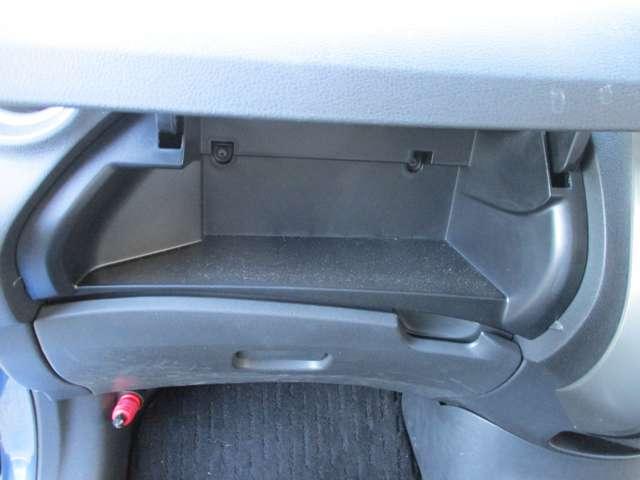 ノート 1.2 X Vセレクション プラスセーフティ アラウンドビューモニター・純正ナビゲーシ 車線逸脱警告 運転席助手席エアバック バックモニター AAC キーレスエントリー スマートキー 盗難防止システム アイドリングストップ ABS パワステ メモリナビ エアバッグ ナビ&TV アラビュー(18枚目)