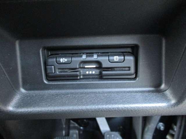 キャラバン ２．５　ＤＸ　スーパーロングボディ　ハイルーフ　４ＷＤ　ドライブレコーダー・ＥＴＣ・純正ナビゲーシ（9枚目）