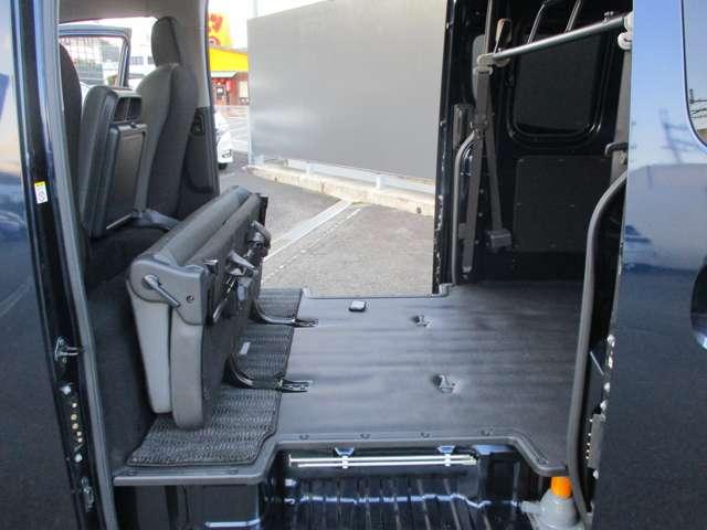 キャラバン ２．５　ＤＸ　スーパーロングボディ　ハイルーフ　４ＷＤ　ドライブレコーダー・ＥＴＣ・純正ナビゲーシ（20枚目）