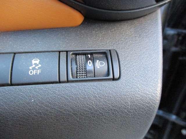 キックス １．２　Ｘ　ツートーン　インテリアエディション　（ｅ－ＰＯＷＥＲ）　アラウンドビューモニター・ＥＴＣ・純正ナビ　エマージェンシーＢ　アラウンドモニター　Ｒカメラ　ＬＥＤ　エアコン　スマートキー　ＥＴＣ　メモリーナビ　サイドエアバック　ＡＷ　キーレス　ワンセグＴＶ　ナビＴＶ　ＡＢＳ　パワーウィンドウ（16枚目）