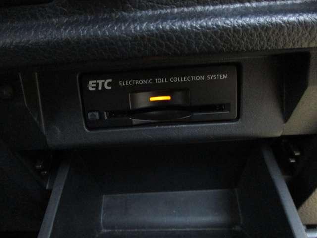 エルグランド ２．５　ライダー　４ＷＤ　アラウンドビューモニター・ＥＴＣ・ドライブ　バックカメラ　オートエアコン　カーテンエアバック　スマートキー　両側電動スライドドア　ＥＴＣ　４ＷＤ　ナビ（13枚目）