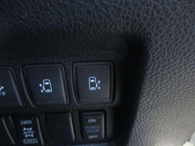 エルグランド ２．５　ライダー　４ＷＤ　アラウンドビューモニター・ＥＴＣ・ドライブ　バックカメラ　オートエアコン　カーテンエアバック　スマートキー　両側電動スライドドア　ＥＴＣ　４ＷＤ　ナビ（15枚目）