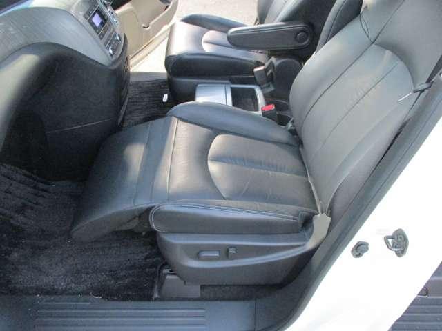 エルグランド ２．５　ライダー　４ＷＤ　アラウンドビューモニター・ＥＴＣ・ドライブ　バックカメラ　オートエアコン　カーテンエアバック　スマートキー　両側電動スライドドア　ＥＴＣ　４ＷＤ　ナビ（19枚目）