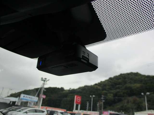 ノート 1.2 メダリスト X アラウンドビューモニター・ドライブレコー バックモニター 車線逸脱警報装置 360°モニター LEDヘッド サイドカメラ インテリキー Iストップ デュアルエアバック キーレス パワーステアリング ETC車載器 オートエアコン メモリーナビ(12枚目)