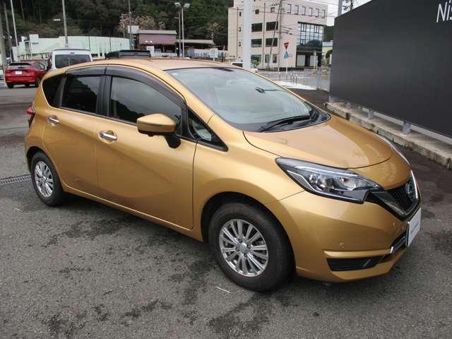 �傫�ȃt�����e�K���X�ŁA���E�ǍD�I