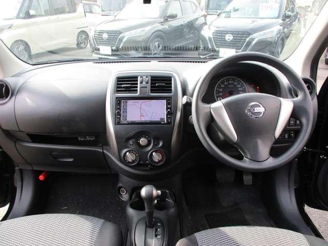 マーチ 1.2 X Vセレクション ドライブレコーダー・ETC・純正ナビゲーシ ETC車載器 ドラレコ スマートキー オートエアコン キーフリー アイドリングストップ Wエアバック ワンセグTV ABS パワーウィンドウ パワーステアリング メモリーナビ 運転席エアバッグ(3枚目)