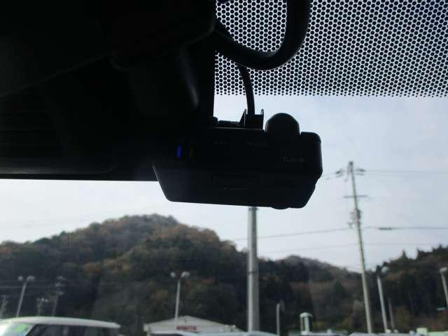 マーチ 1.2 X Vセレクション ドライブレコーダー・ETC・純正ナビゲーシ ETC車載器 ドラレコ スマートキー オートエアコン キーフリー アイドリングストップ Wエアバック ワンセグTV ABS パワーウィンドウ パワーステアリング メモリーナビ 運転席エアバッグ(6枚目)