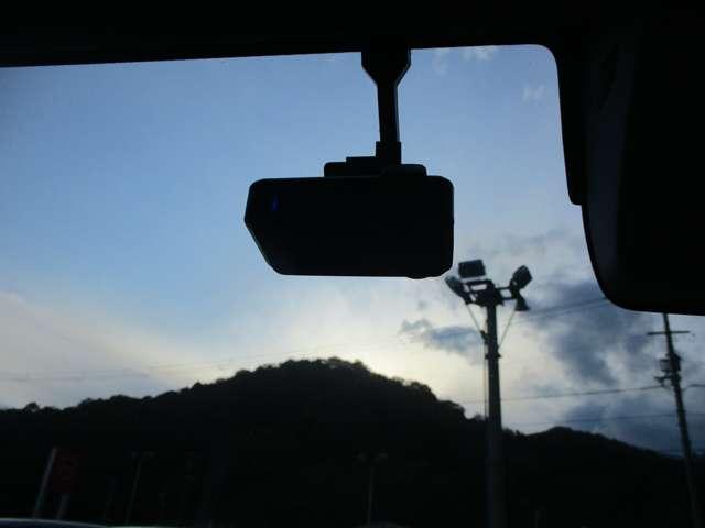 NV100クリッパーバン 660 DX エマージェンシーブレーキ パッケージ ハイルーフ 5AGS車 4WD ドライブレコーダー・4WD・U5K0405 切替式4WD エマジェンシーブレーキ 助手席エアバック 運転席エアバック リモコンキー マニュアルエアコン ドラレコ パワステ ABS 寒冷地仕様車(10枚目)