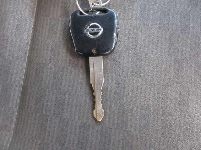 NV100クリッパーバン 660 DX エマージェンシーブレーキ パッケージ ハイルーフ 5AGS車 4WD ドライブレコーダー・4WD・U5K0405 切替式4WD エマジェンシーブレーキ 助手席エアバック 運転席エアバック リモコンキー マニュアルエアコン ドラレコ パワステ ABS 寒冷地仕様車(11枚目)