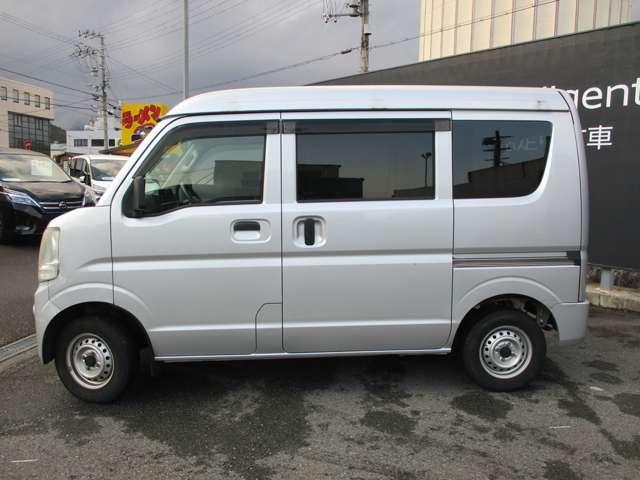 NV100クリッパーバン 660 DX エマージェンシーブレーキ パッケージ ハイルーフ 5AGS車 4WD ドライブレコーダー・4WD・U5K0405 切替式4WD エマジェンシーブレーキ 助手席エアバック 運転席エアバック リモコンキー マニュアルエアコン ドラレコ パワステ ABS 寒冷地仕様車(16枚目)