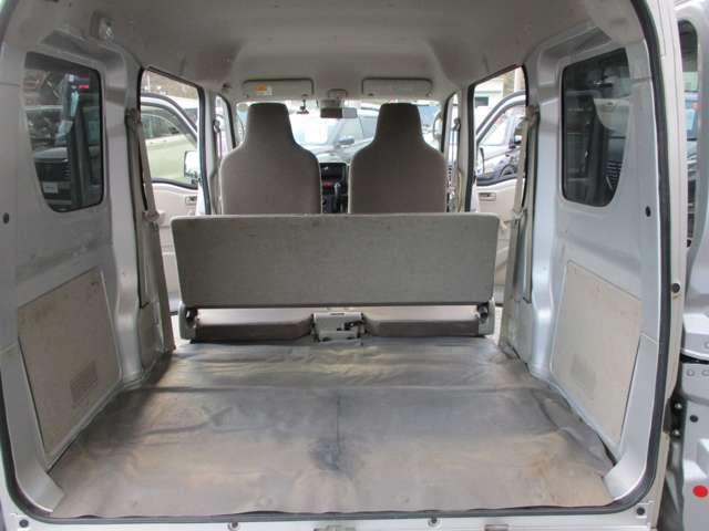 NV100クリッパーバン 660 DX エマージェンシーブレーキ パッケージ ハイルーフ 5AGS車 4WD ドライブレコーダー・4WD・U5K0405 切替式4WD エマジェンシーブレーキ 助手席エアバック 運転席エアバック リモコンキー マニュアルエアコン ドラレコ パワステ ABS 寒冷地仕様車(17枚目)