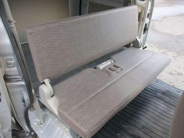 NV100クリッパーバン 660 DX エマージェンシーブレーキ パッケージ ハイルーフ 5AGS車 4WD ドライブレコーダー・4WD・U5K0405 切替式4WD エマジェンシーブレーキ 助手席エアバック 運転席エアバック リモコンキー マニュアルエアコン ドラレコ パワステ ABS 寒冷地仕様車(20枚目)