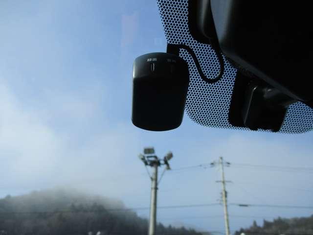 �h���C�u���R�[�_�[�t���Ă���̂ŁA������̎��͏؋����o�b�`�����߂��Ă��邩���B