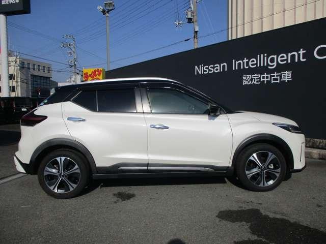 キックス １．２　Ｘ　ツートーン　インテリアエディション　（ｅ－ＰＯＷＥＲ）　アラウンドビューモニター・ドライブレコー　エマージェンシーＢ　セキュリティ　アラウンドモニター　Ｒカメラ　ＬＥＤ　エアコン　ドラレコ　スマートキー　ＥＴＣ　メモリーナビ　サイドエアバック　ＡＷ　キーレス　ワンセグＴＶ　ナビＴＶ　ＡＢＳ（47枚目）