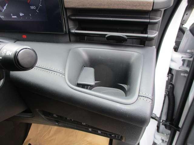 セレナ ２．０　ハイウェイスターＶ　アラウンドビューモニター・ドライブレコー　Ｗ電動スライド　レーダークルコン　レーンアシスト　ＬＥＤランプ　盗難防止システム　ＥＴＣ装備　カーテンエアバッグ　アルミホイール　キーフリー　メモリ－ナビ　ナビＴＶ　エアコン　ドラレコ　ワンセグＴＶ（31枚目）