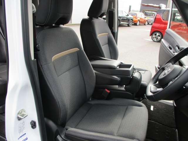 セレナ ２．０　ハイウェイスターＶ　アラウンドビューモニター・ドライブレコー　Ｗ電動スライド　レーダークルコン　レーンアシスト　ＬＥＤランプ　盗難防止システム　ＥＴＣ装備　カーテンエアバッグ　アルミホイール　キーフリー　メモリ－ナビ　ナビＴＶ　エアコン　ドラレコ　ワンセグＴＶ（44枚目）