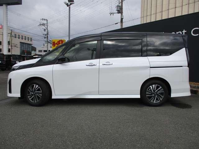 セレナ ２．０　ハイウェイスターＶ　アラウンドビューモニター・ドライブレコー　Ｗ電動スライド　レーダークルコン　レーンアシスト　ＬＥＤランプ　盗難防止システム　ＥＴＣ装備　カーテンエアバッグ　アルミホイール　キーフリー　メモリ－ナビ　ナビＴＶ　エアコン　ドラレコ　ワンセグＴＶ（48枚目）