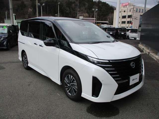 セレナ ２．０　ハイウェイスターＶ　アラウンドビューモニター・ドライブレコー　Ｗ電動スライド　レーダークルコン　レーンアシスト　ＬＥＤランプ　盗難防止システム　ＥＴＣ装備　カーテンエアバッグ　アルミホイール　キーフリー　メモリ－ナビ　ナビＴＶ　エアコン　ドラレコ　ワンセグＴＶ（52枚目）