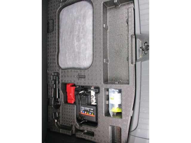 �����ɂ́A�p���N�C���L�b�g�Ȃǂ����[����Ă܂��B