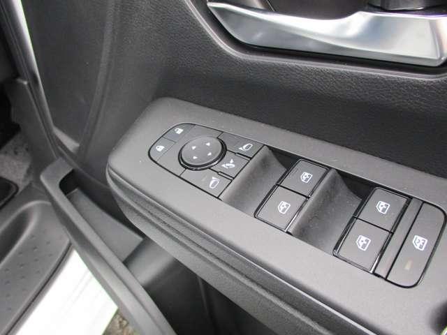 セレナ ２．０　ハイウェイスターＶ　アラウンドビューモニター・ドライブレコー　地上デジタル　ＬＫＡ　追従クルーズ　アイドリングＳ　スマートキー＆プッシュスタート　両側自動ドア　３列シート　Ｂカメラ　ＥＴＣ装備　ドラレコ　エアコン　ＡＢＳ（25枚目）