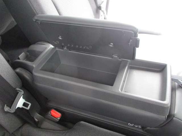 セレナ ２．０　ハイウェイスターＶ　アラウンドビューモニター・ドライブレコー　地上デジタル　ＬＫＡ　追従クルーズ　アイドリングＳ　スマートキー＆プッシュスタート　両側自動ドア　３列シート　Ｂカメラ　ＥＴＣ装備　ドラレコ　エアコン　ＡＢＳ（26枚目）